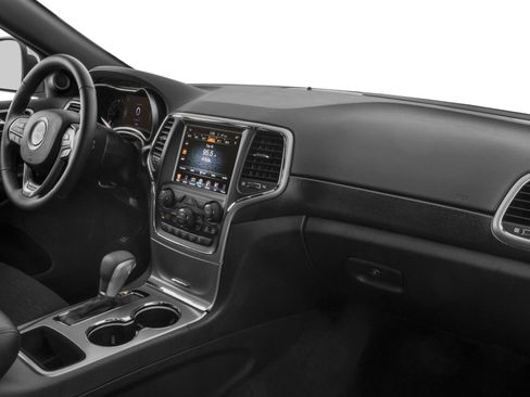 Used 2017 Jeep Grand Cherokee Laredo AWD/4WD image 11