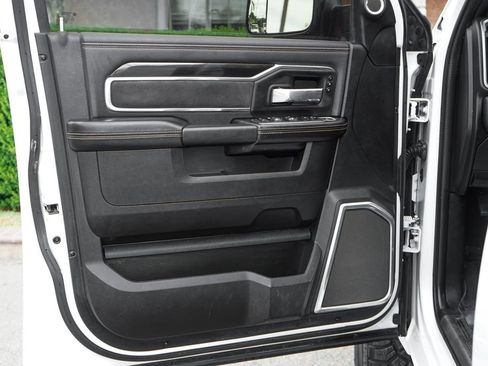 Used 2022 RAM 2500 Laramie AWD/4WD image 17