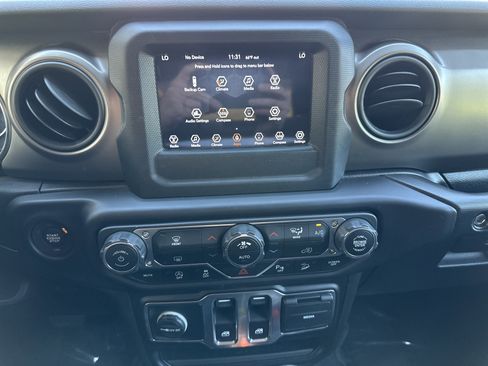 Used 2020 Jeep Wrangler Sport AWD/4WD image 25