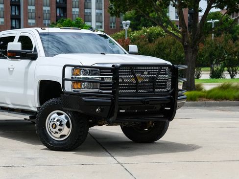 Used 2015 Chevrolet Silverado 3500 High Country w/ Duramax Plus Package AWD/4WD image 3
