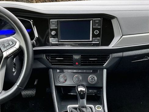 Used 2024 Volkswagen Jetta S image 6