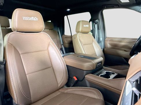 Used 2022 Chevrolet Tahoe High Country RWD image 16