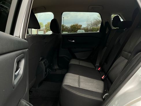 Used 2025 Nissan Rogue SV image 12