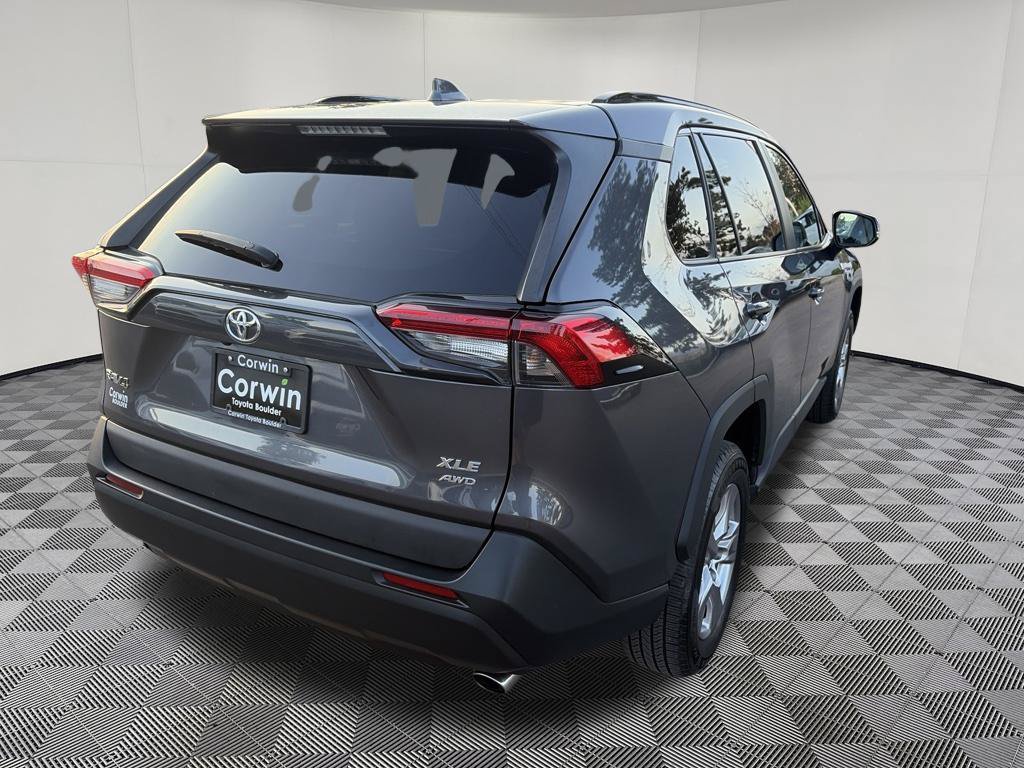 Used 2022 Toyota RAV4 XLE AWD/4WD image 9