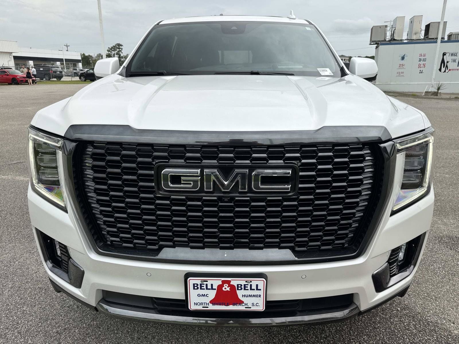 Used 2024 GMC Yukon Denali Ultimate AWD/4WD image 9