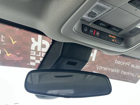 Used 2021 Chevrolet Equinox LT FWD image 29