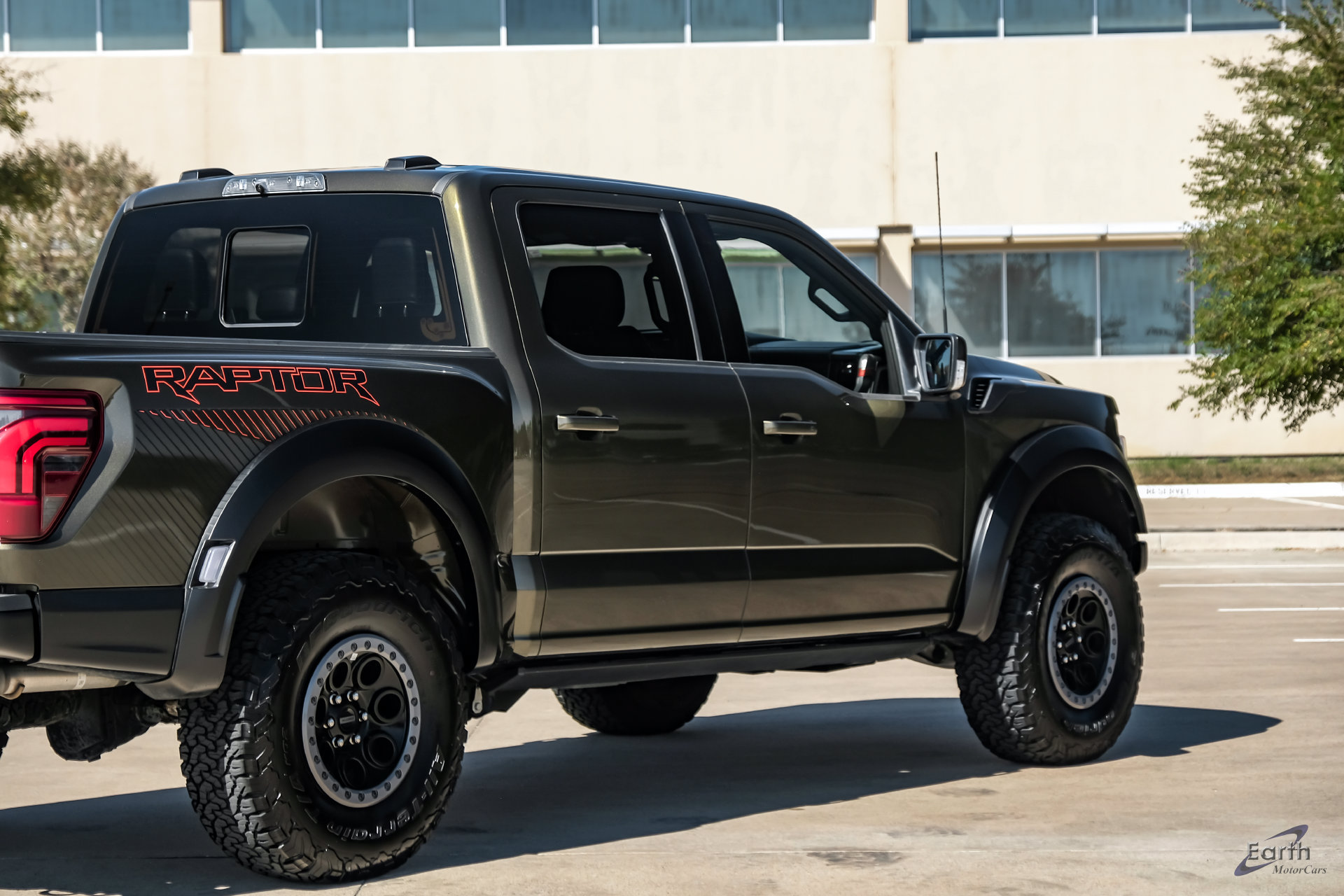 Used 2025 Ford F150 Raptor AWD/4WD image 20