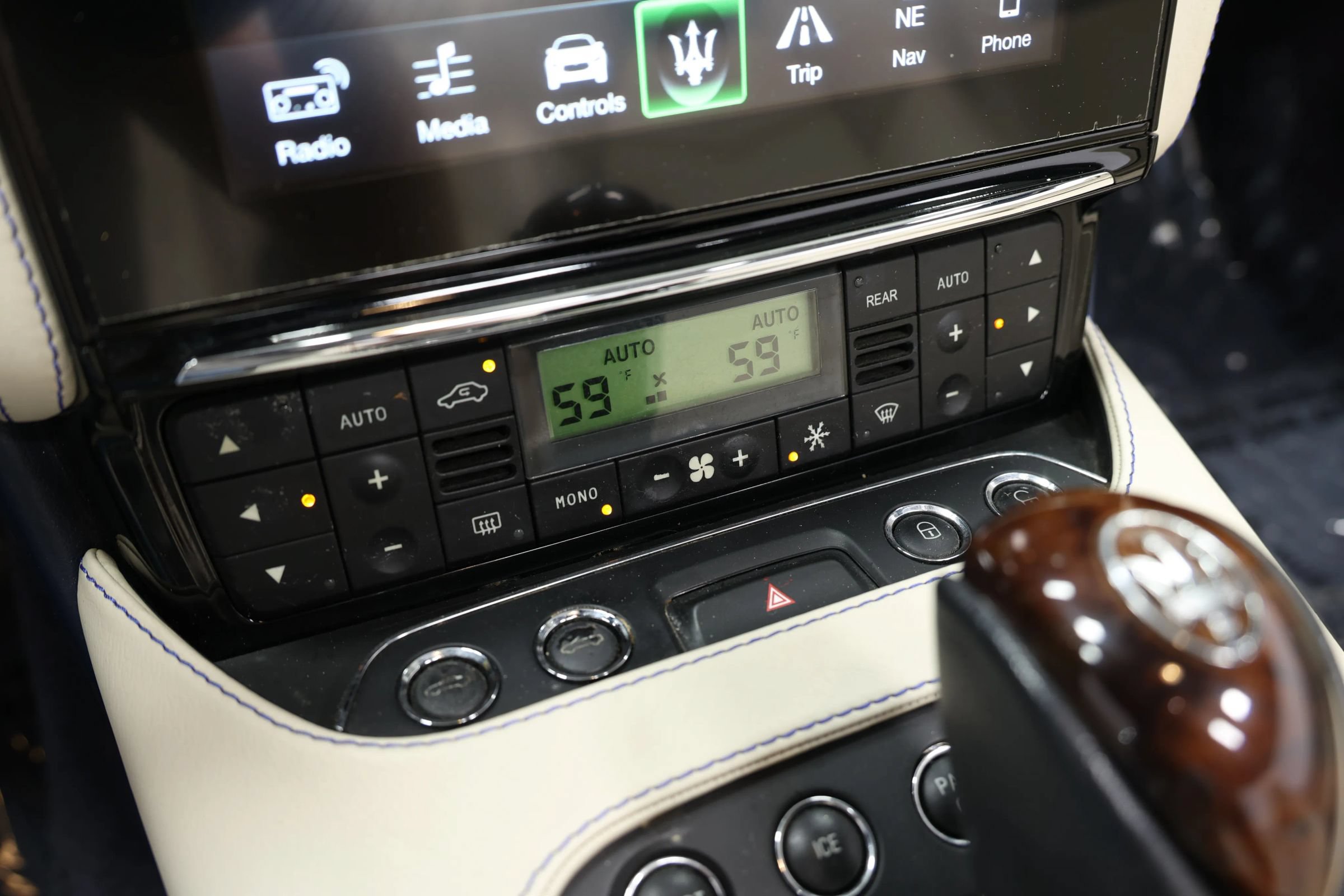 Used 2018 Maserati GranTurismo Sport RWD image 44