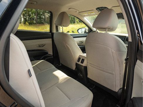 Used 2025 Hyundai Tucson SEL FWD image 16