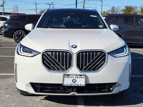 Used 2025 BMW X3 xDrive30i w/ Premium Package image 2