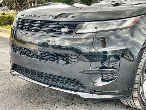 New 2026 Land Rover Range Rover Sport Dynamic SE AWD/4WD image 9