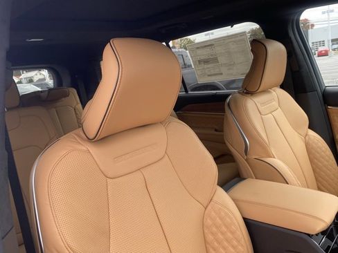 New 2025 Jeep Grand Cherokee L Summit image 30