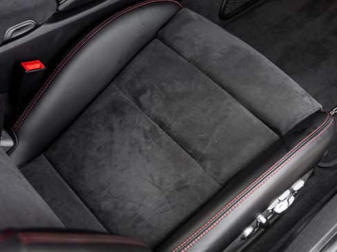 Certified 2016 Porsche Cayman GT4 RWD image 42