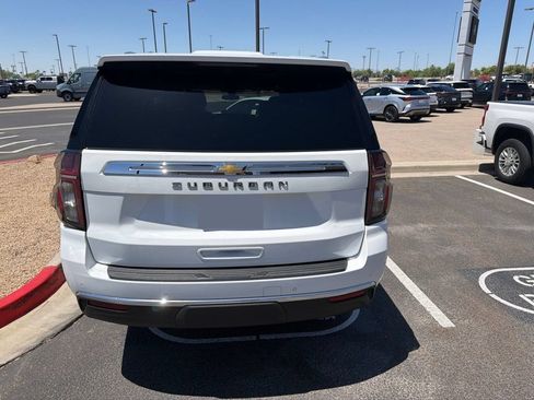 Used 2022 Chevrolet Suburban LS w/ Driver Alert Package RWD image 5