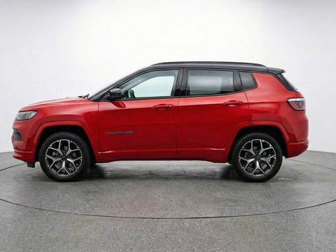Used 2025 Jeep Compass Limited image 5