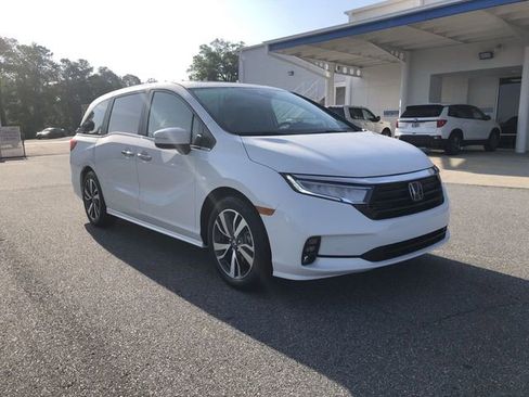 Used 2023 Honda Odyssey Touring image 3