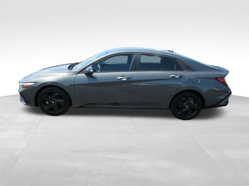 Used 2026 Hyundai Elantra Sport FWD image 2