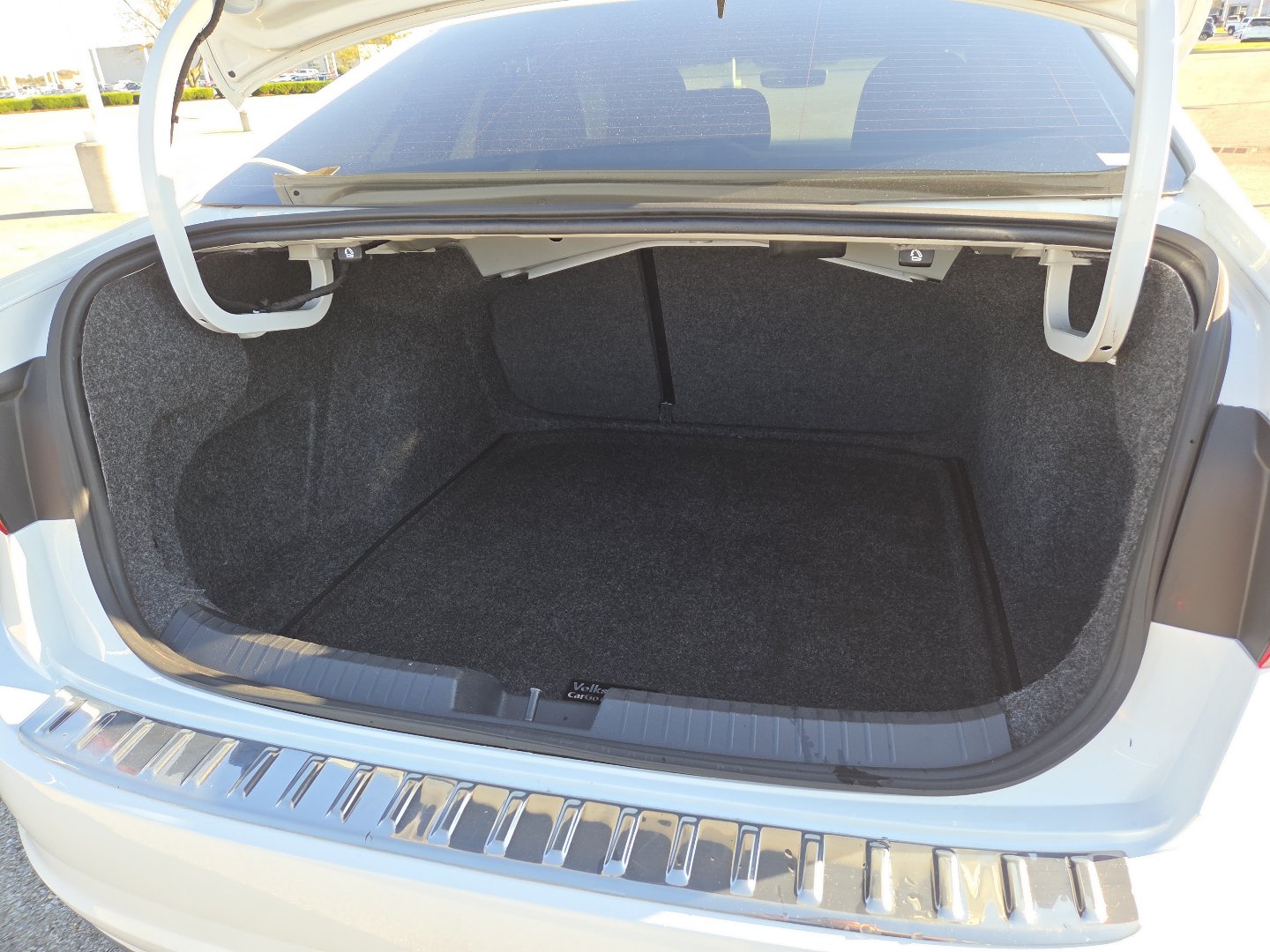 Used 2019 Volkswagen Jetta SEL FWD image 18