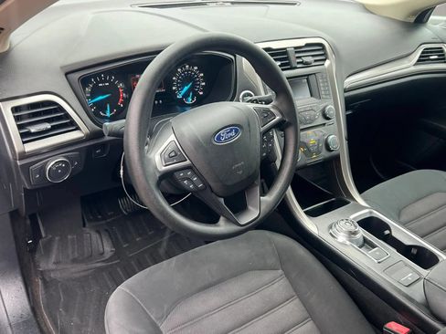 Used 2018 Ford Fusion SE FWD image 13