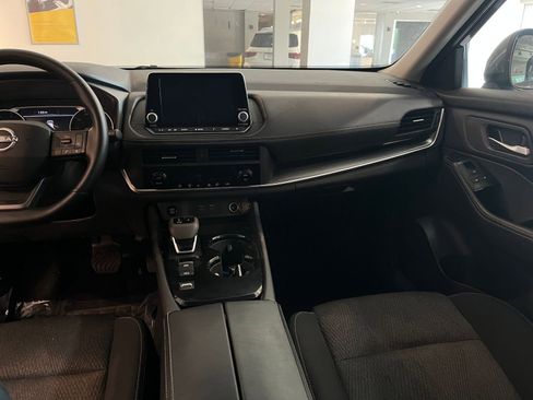 Used 2025 Nissan Rogue SV FWD image 36