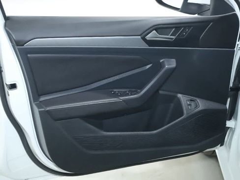 Used 2024 Volkswagen Jetta SE w/ Black Wheel Package image 15