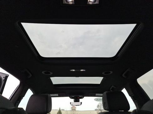 Certified 2024 Chevrolet Traverse High Country image 42