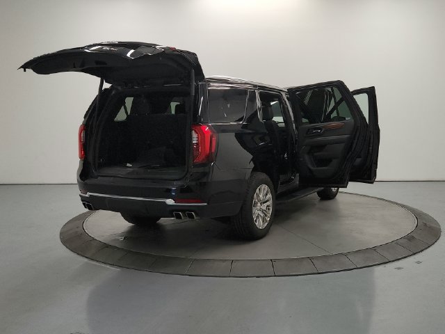 Used 2025 GMC Yukon Denali AWD/4WD image 16