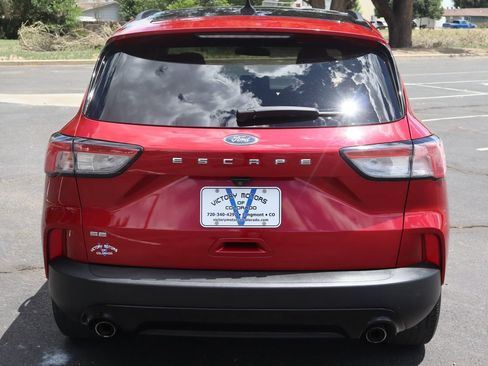 Used 2022 Ford Escape SE w/ SE Sport Appearance Package FWD image 6