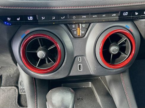 Used 2021 Chevrolet Blazer RS w/ Enhanced Convenience Package AWD/4WD image 16