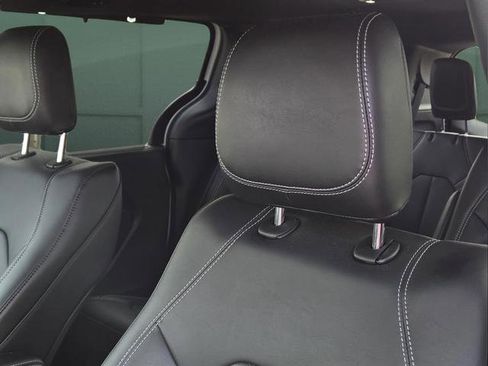 New 2026 Chrysler Pacifica Select image 17