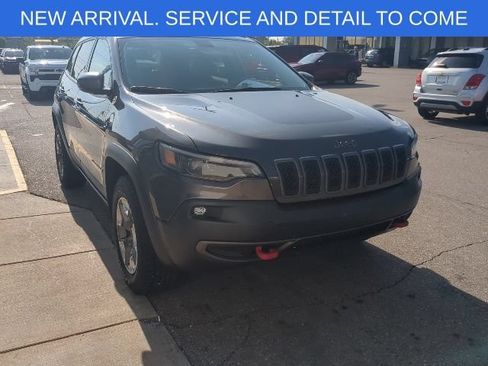 Used 2019 Jeep Cherokee Trailhawk w/ Cold Weather Group AWD/4WD image 9