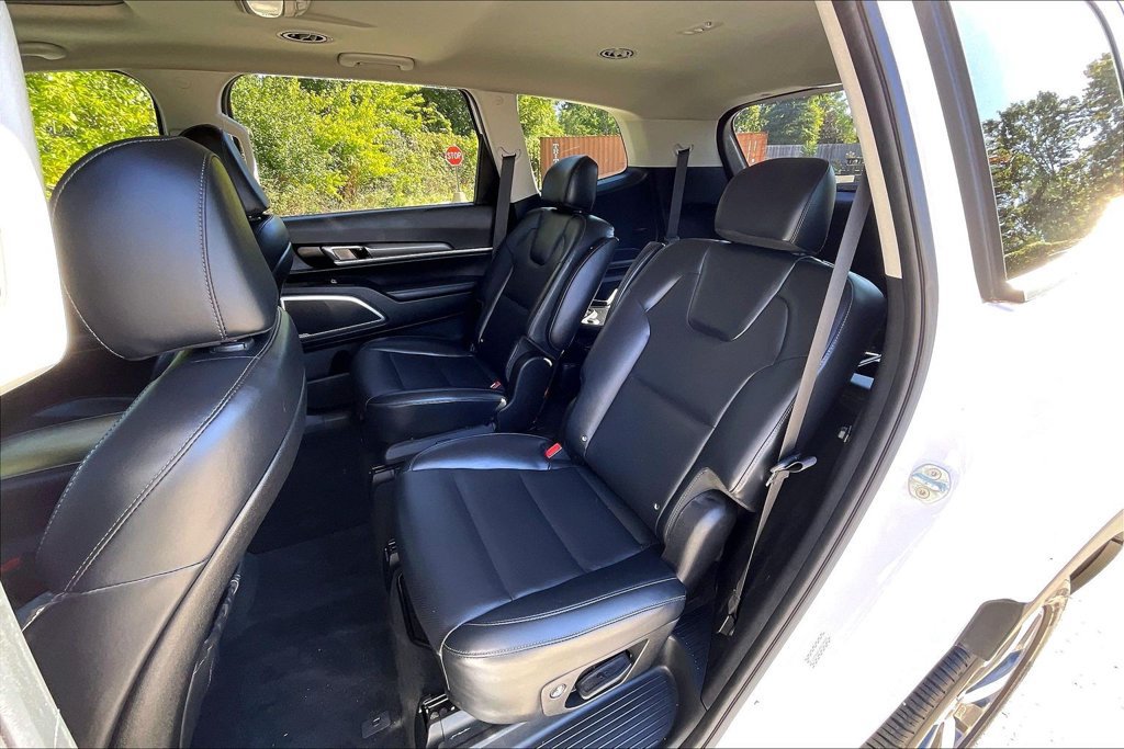 Used 2022 Kia Telluride S FWD image 26
