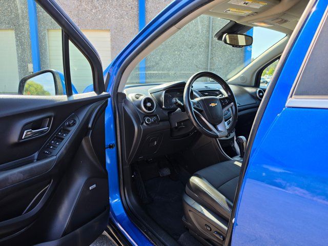 Used 2016 Chevrolet Trax LT w/ LT Sun and Sound Package AWD/4WD image 21