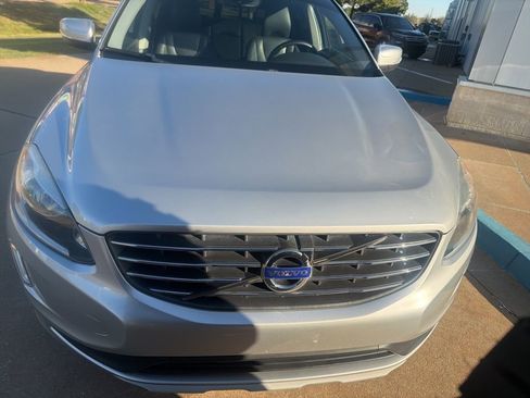Used 2017 Volvo XC60 T5 Inscription image 3