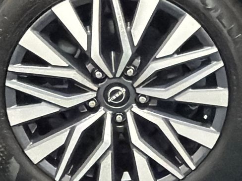 Used 2024 Nissan Altima 2.5 SV image 5