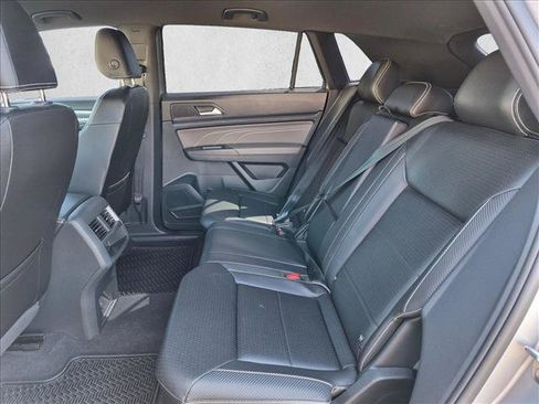 Used 2023 Volkswagen Atlas Cross Sport SE FWD image 18