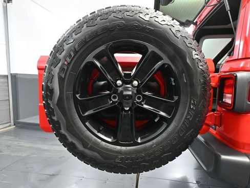 Used 2021 Jeep Wrangler Unlimited Sahara image 17