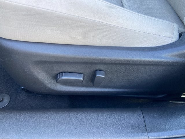 Used 2025 Nissan Altima 2.5 SV FWD image 13