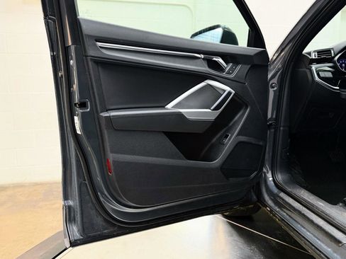 Used 2020 Audi Q3 2.0T Premium image 12