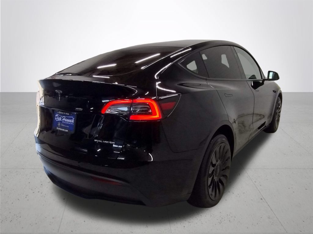 Used 2024 Tesla Model Y Long Range AWD/4WD image 13