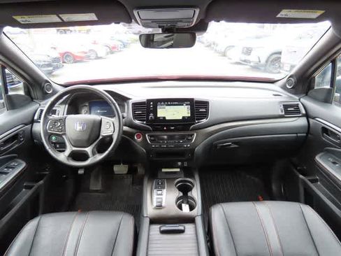 Certified 2022 Honda Passport TrailSport image 17
