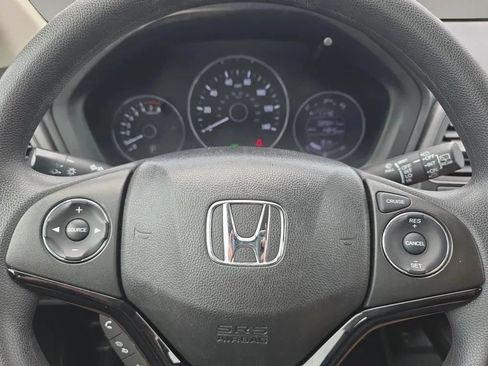 Used 2019 Honda HR-V LX image 15