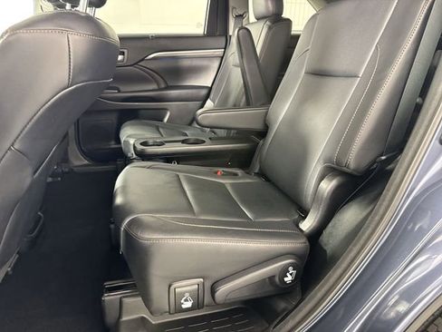 Used 2018 Toyota Highlander Limited AWD/4WD image 23