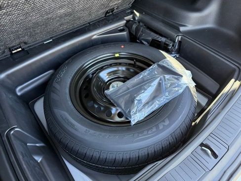 New 2025 Jeep Grand Cherokee Laredo X w/ Luxury Tech Group I image 23