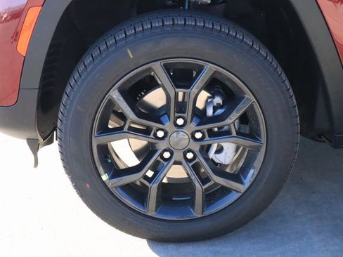 New 2025 Jeep Grand Cherokee Limited image 20