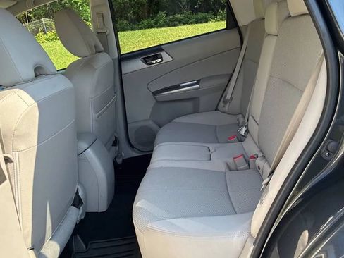 Used 2013 Subaru Forester 2.5X Premium AWD/4WD image 4