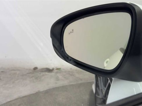 Used 2016 Lexus RC 200t image 11