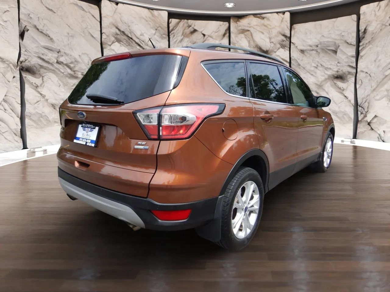 Used 2017 Ford Escape SE w/ Equipment Group 201A AWD/4WD image 6