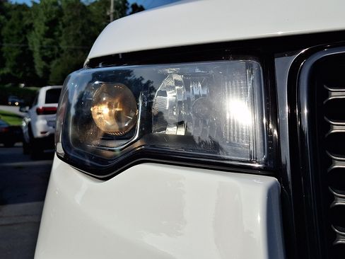 Certified 2019 Jeep Grand Cherokee Laredo AWD/4WD image 8