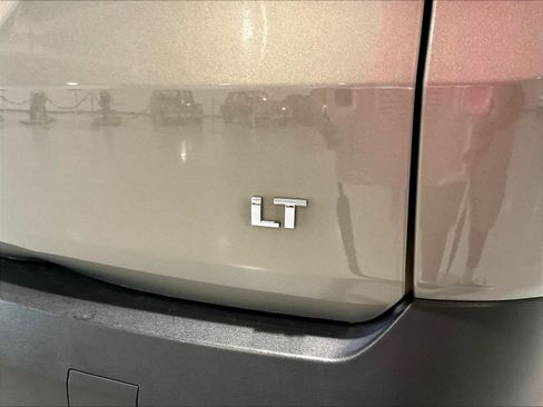 Used 2019 Chevrolet Traverse LT FWD image 24